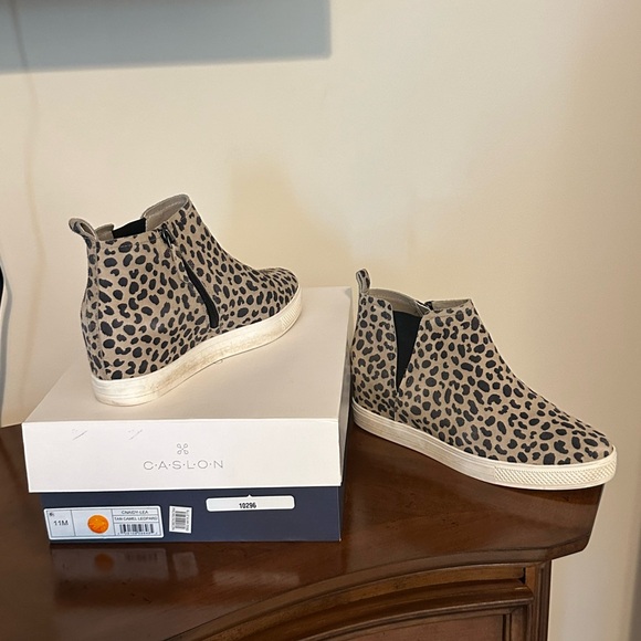 Caslon Aidy water resistant wedge sneaker with box. - Picture 5 of 6